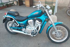 SUZUKI INTRUDER 600
