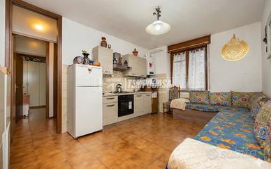 BILOCALE CON BOX E AMPIA CANTINA !