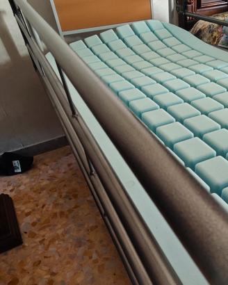 letto con sbarre anticaduta