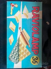 Raviolamp 36 stampo ravioli vintage