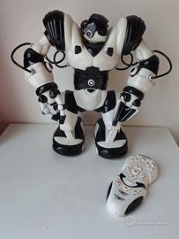 Robot Robosapiens V1 WowWee vintage e telecomando 