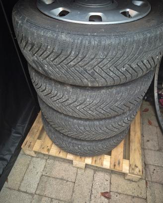 cerchi con gomme fiat 500