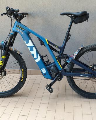 E MTB Husqvarna MC5 in carbonio 