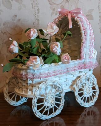 Carrozzina portafiori bebé rosa, per nascite