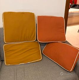 Quattro cuscini soggiorno