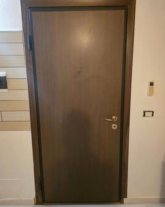 1 Porta blindata da esterno + finestre in pvc