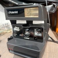 POLAROID INSTANT CAMERA
