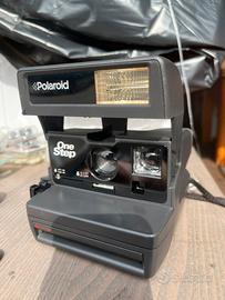 POLAROID INSTANT CAMERA