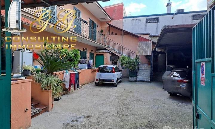 Soluzione indipendente con cortile a Parete