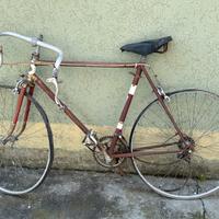 Antica bicicletta da corsa Torpedo anni 50