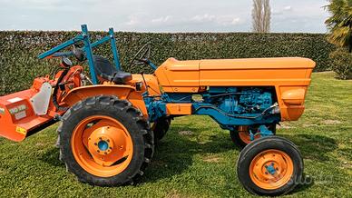 Trattore FIAT 250 degli anni 50 con libretto.