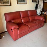 Divano in pelle reclinabile, €150