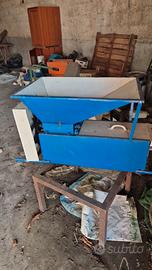 tramoggia elettrica per pigiatura uva