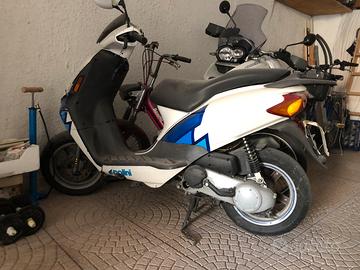 Piaggio diesis 50