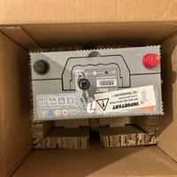 Batteria auto NUOVA