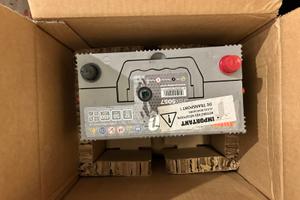 Batteria auto NUOVA
