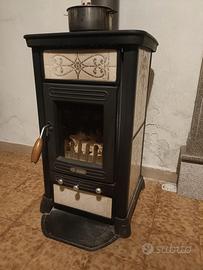 Stufa a legna Olimpia Splendid in ceramica