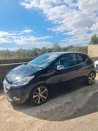 Peugeot 208 1.6 Diesel -2012-1700€