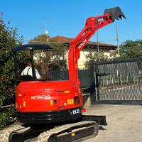 E206 Escavatore Hitachi 33 Q