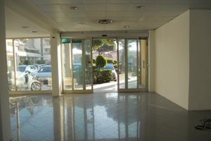Ampio locale commerciale