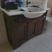 mobile bagno in legno e ceramica