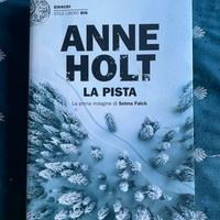 Libro giallo La Pista