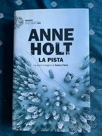 Libro giallo La Pista