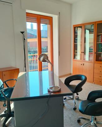 Stanza per medici e nutrizionisti studio Telese T