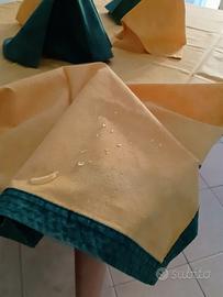 Tovaglia impermeabile anti macchia con tovaglioli