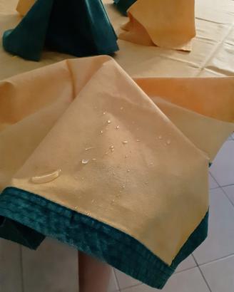 Tovaglia impermeabile anti macchia con tovaglioli