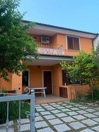 Trilocale in villetta bifamiliare