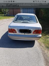 Mercedes - 2001 e220