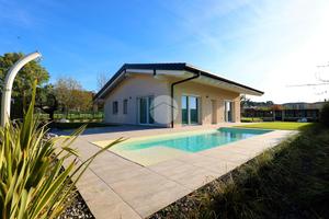 VILLA SINGOLA A PADENGHE SUL GARDA