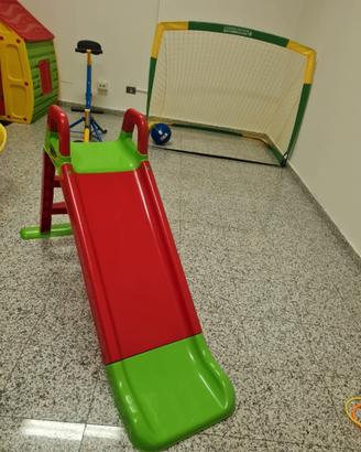 giochi vari e arredamento per stanza feste 