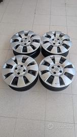 Cerchi in ferro per Toyota Yaris.