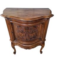 Comodino stile barocco in legno massello scolpito