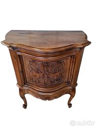 Comodino stile barocco in legno massello scolpito