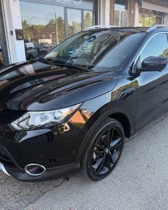 NISSAN Qashqai 1.6 dCi 4WD Tekna SOLO 33500KM UN