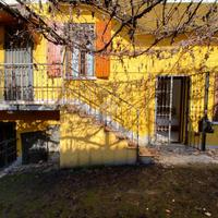 CASA DI CORTE A SALE MARASINO