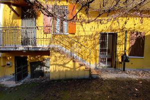 CASA DI CORTE A SALE MARASINO