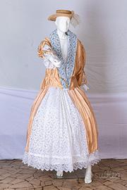 Costume Dama la corte di Francia