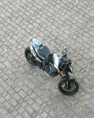KTM 790 DUKE