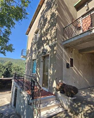 Casa indipendente di 234 m² con 5 locali a Amelia