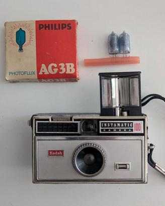 Kodak Instamatic 100 + Lampadine Flash Philips AG3