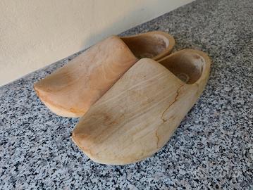 Zoccoli di legno