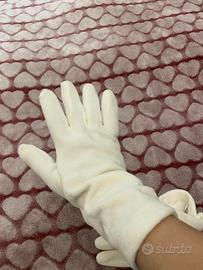 Guanti panna con motivo arricciato