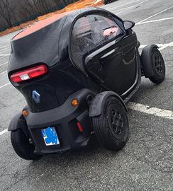 TWIZY RENAULT ELETTRICA PER PATENTE B1