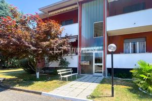 AMPIO 3 LOCALI CON CANTINA E BOX AUTO!