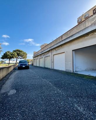 Torre Faro - Box auto, con basculante manuale