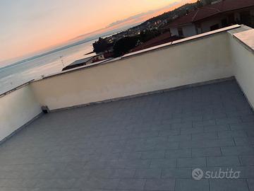 ASCENSORATO CON TERRAZZA 3 PIAN - garage e cantina